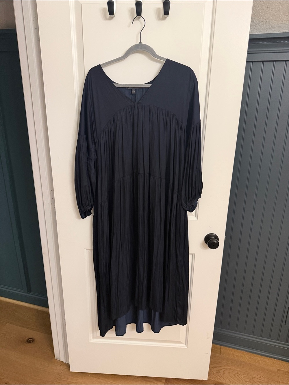Relaxed Navy V-Neck Maxi Dress